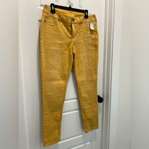 NWT Maurice’s yellow pant size Large